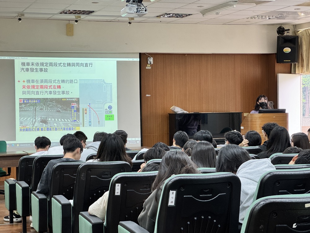 114.11.28仁武分局微電車防禦駕駛宣導